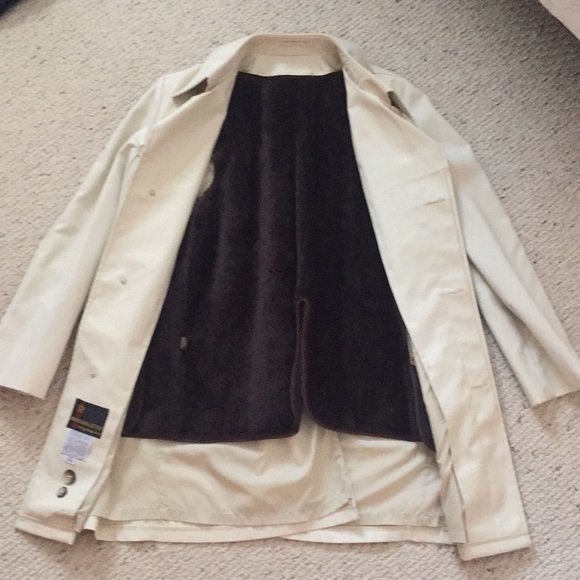 Vintage Trench Coat🤎 - Picture 2 of 6